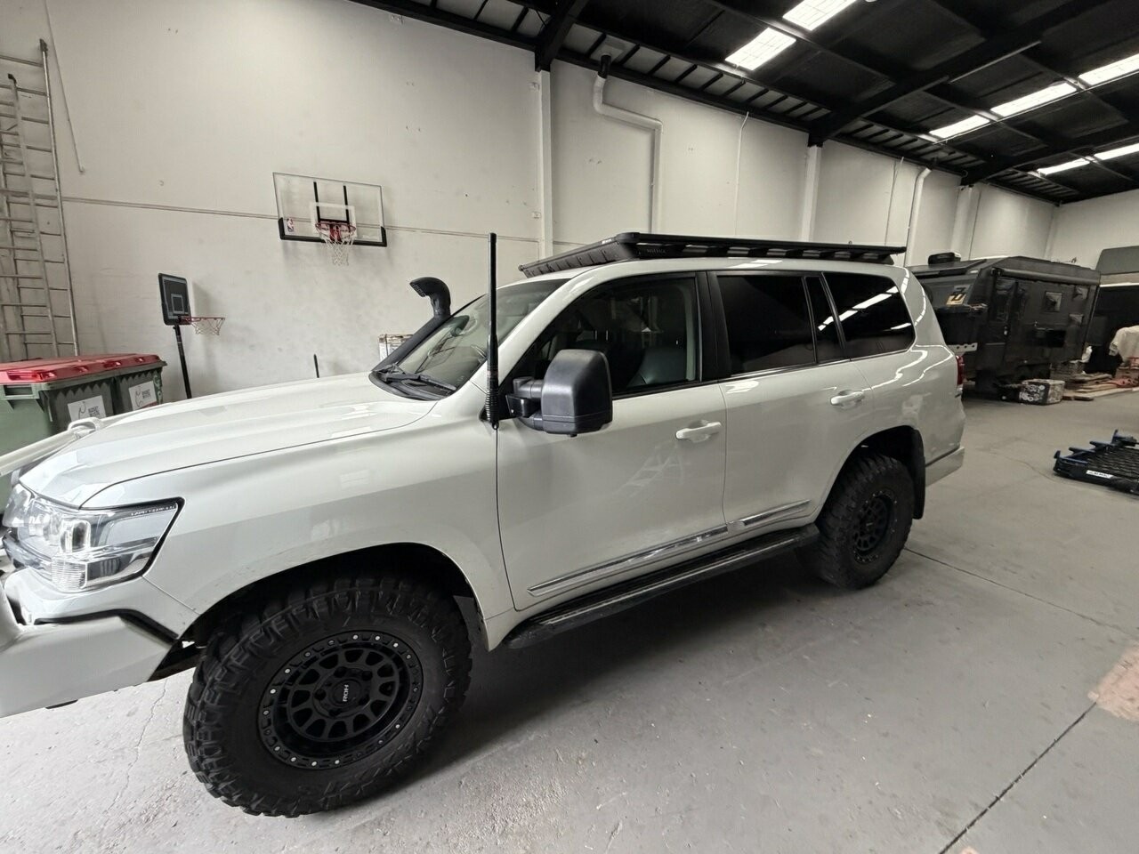 Toyota Landcruiser image 3