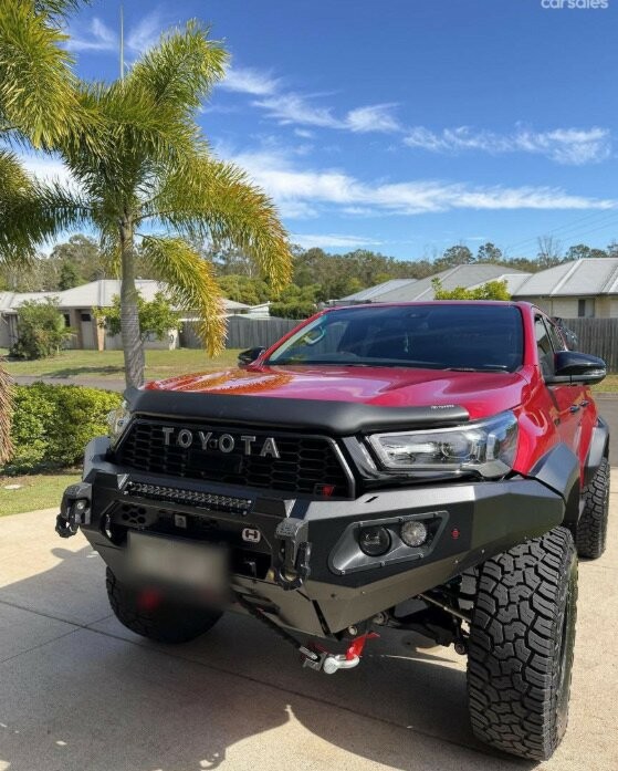 Toyota Hilux image 1