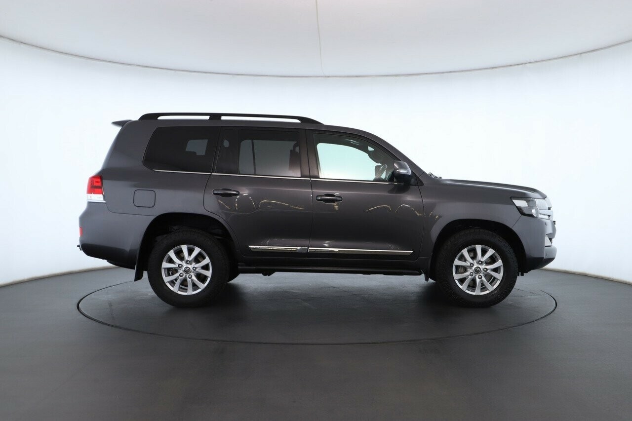 Toyota Landcruiser image 3