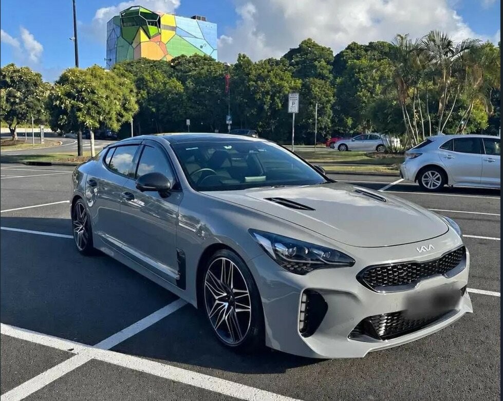 Kia Stinger image 1