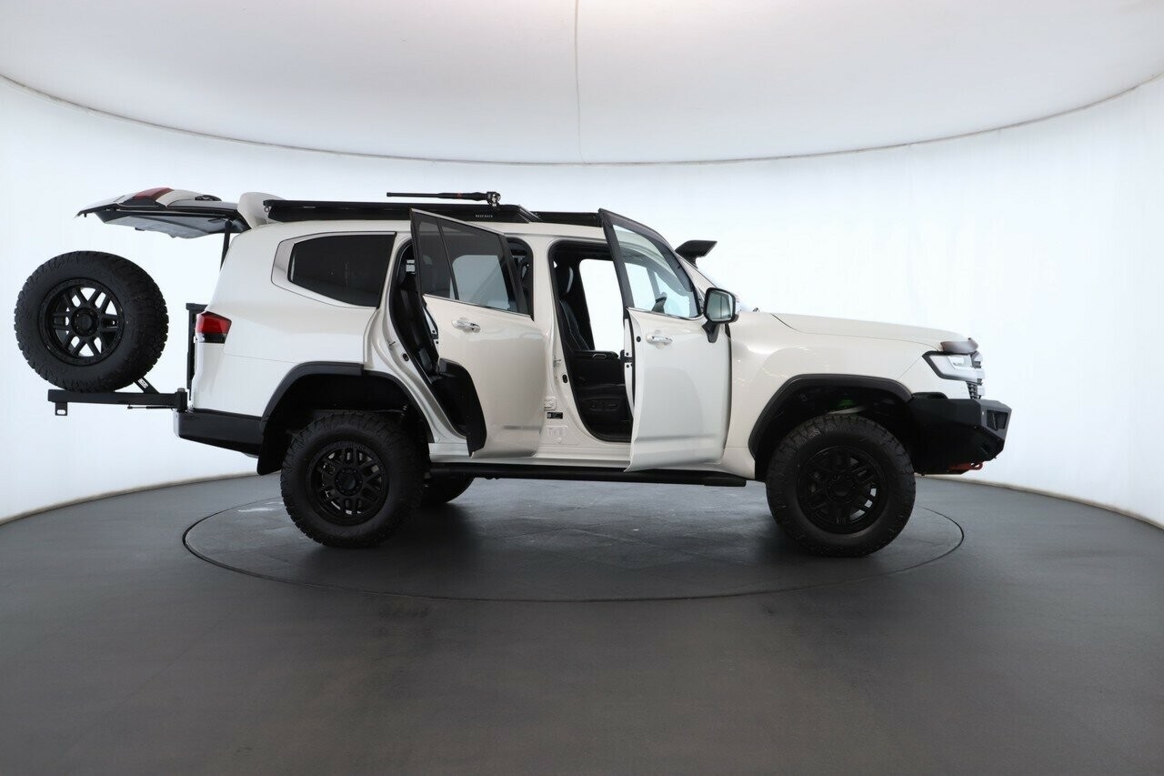 Toyota Landcruiser image 2