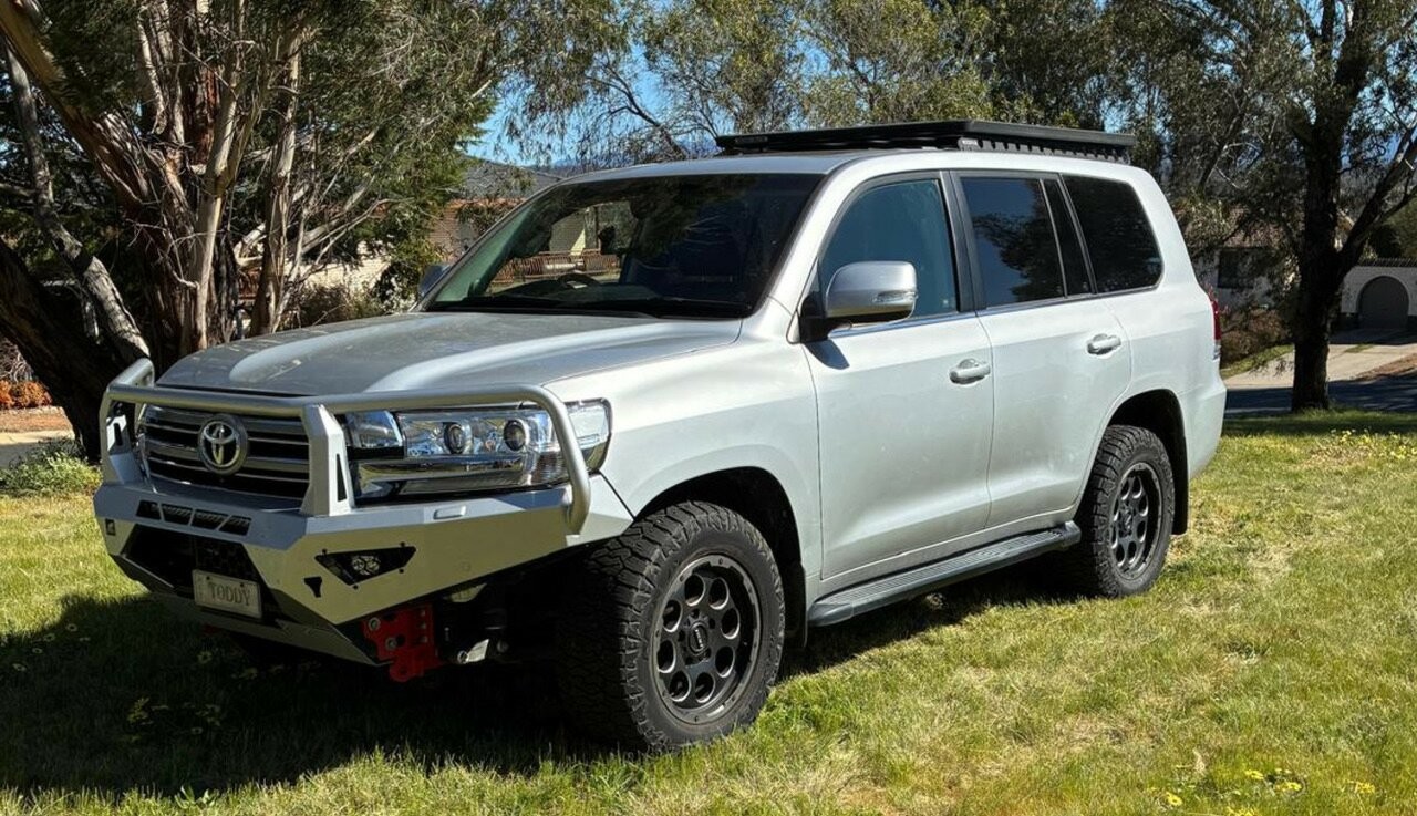 Toyota Landcruiser image 1
