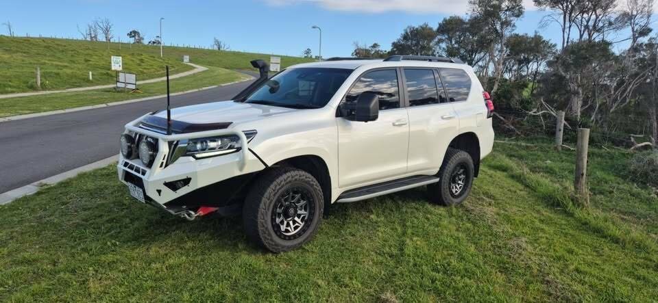 Toyota Landcruiser Prado image 3