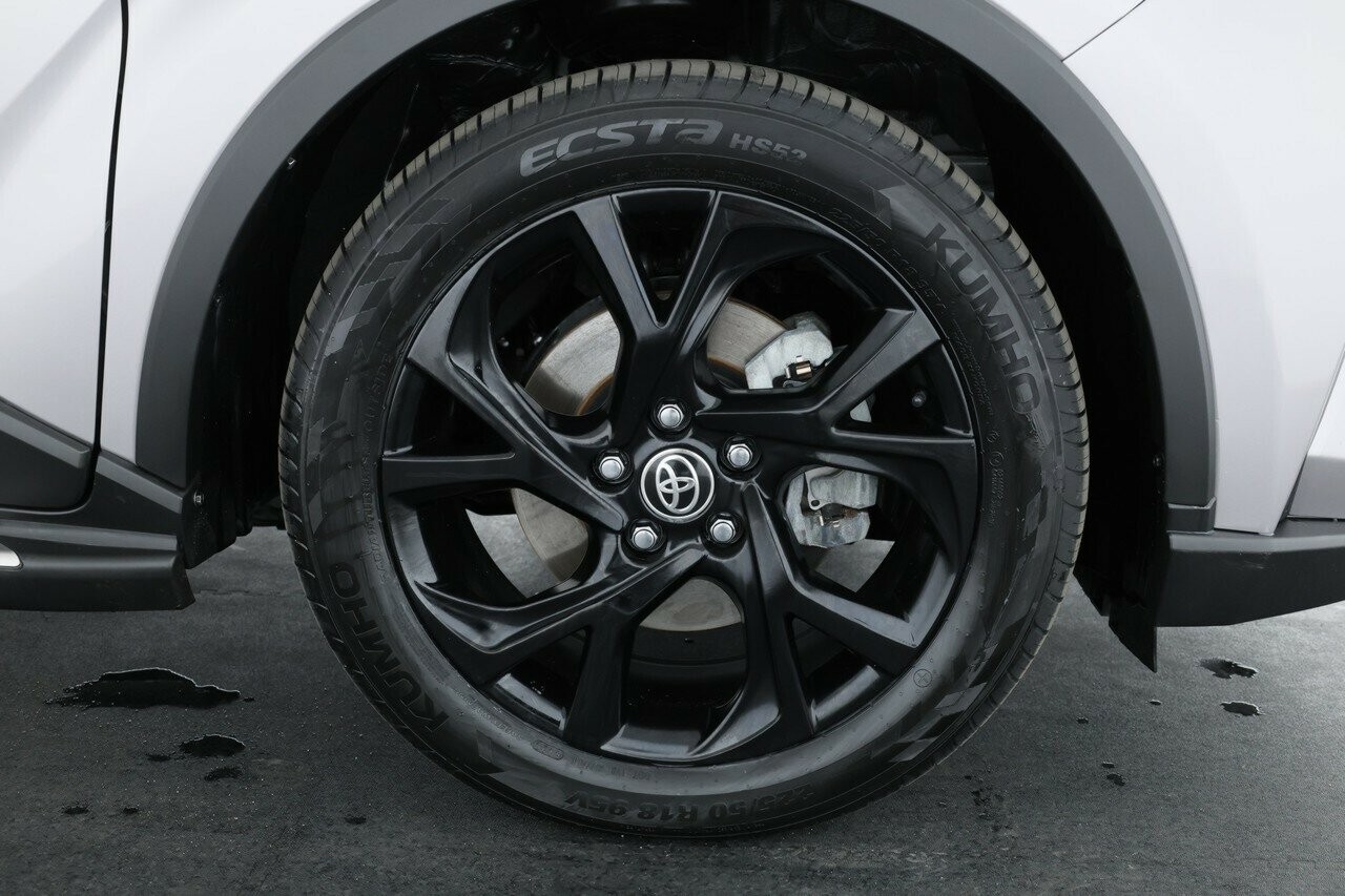 Toyota C-hr image 4