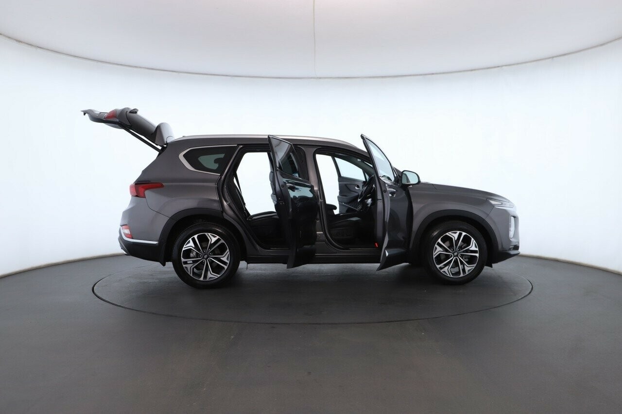 Hyundai Santa Fe image 2