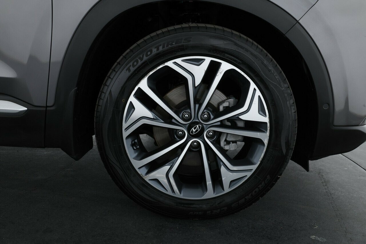 Hyundai Santa Fe image 4
