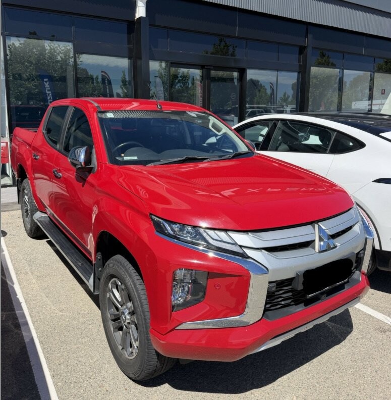 Mitsubishi Triton image 1