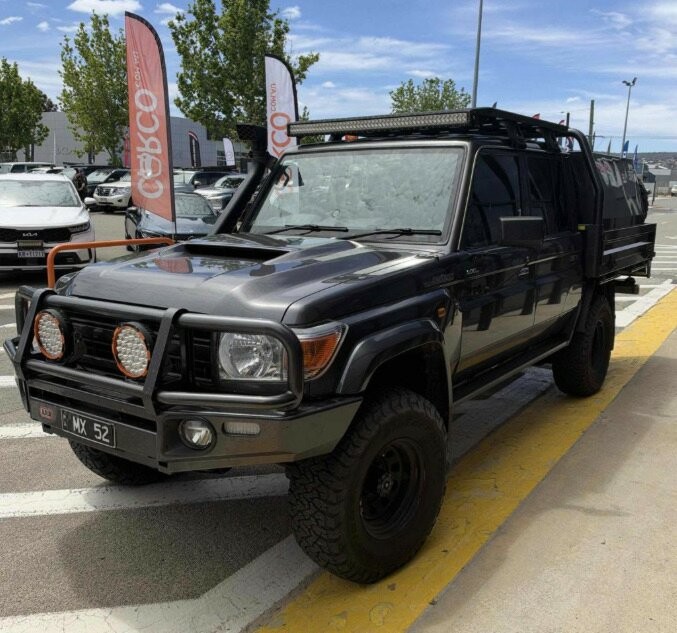 Toyota Landcruiser image 2