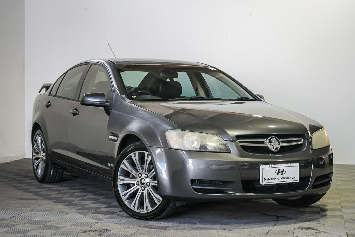 Holden Commodore image 1