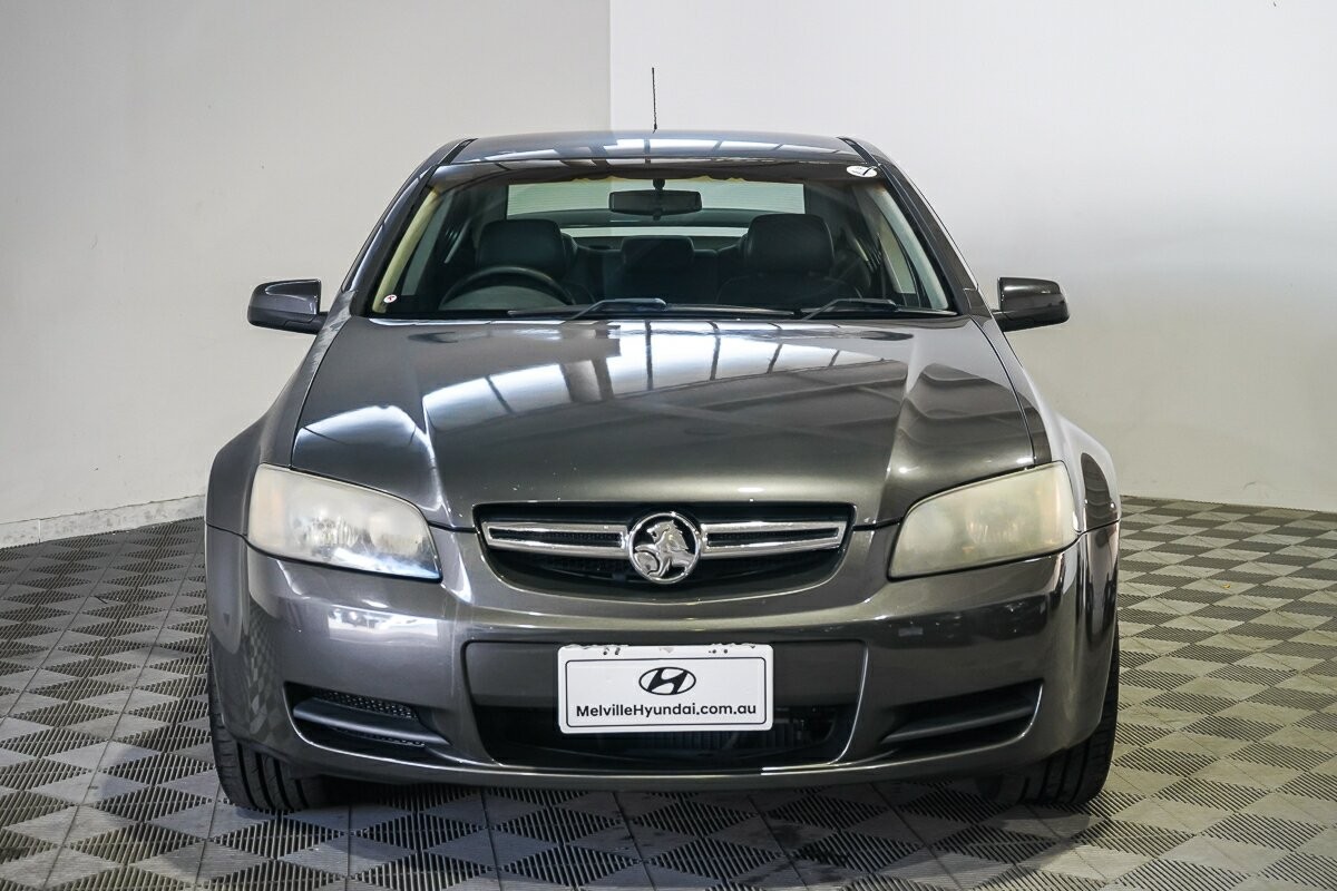 Holden Commodore image 3