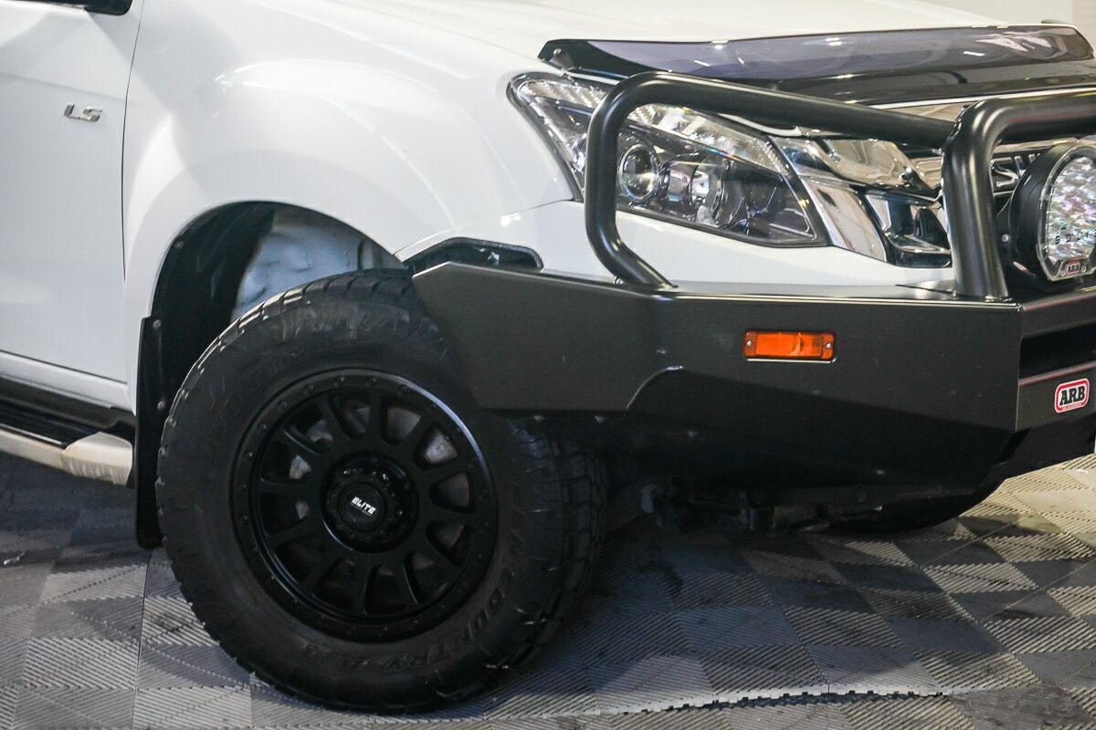 Isuzu D-max image 2
