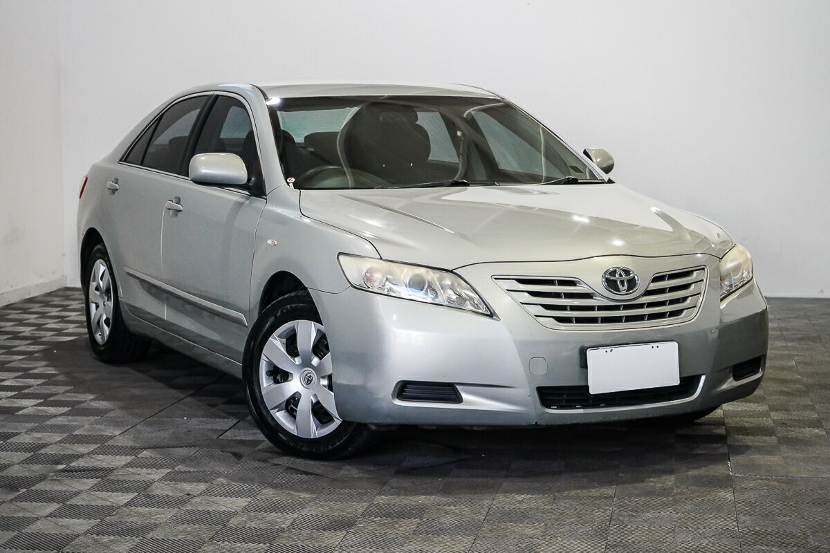 Toyota Camry image 1