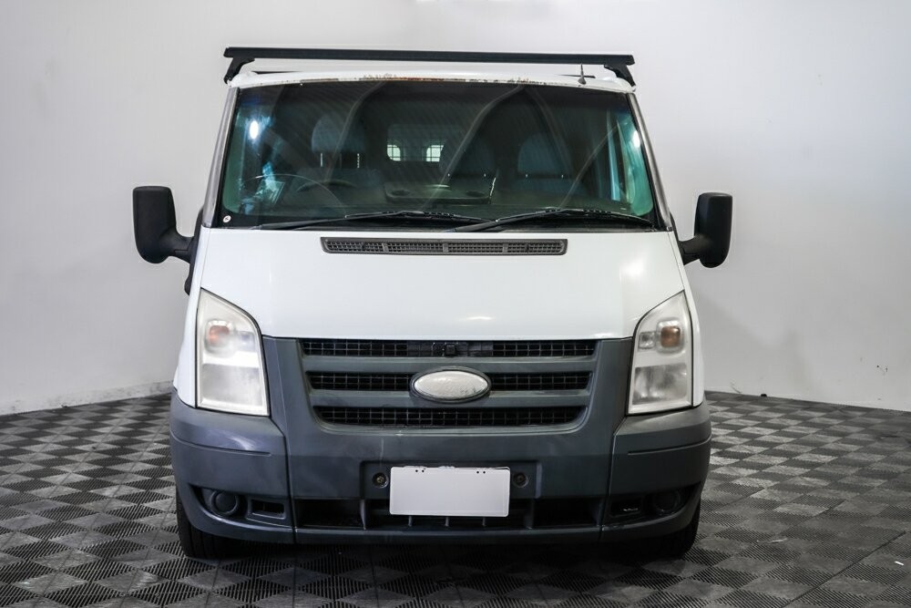 Ford Transit image 3