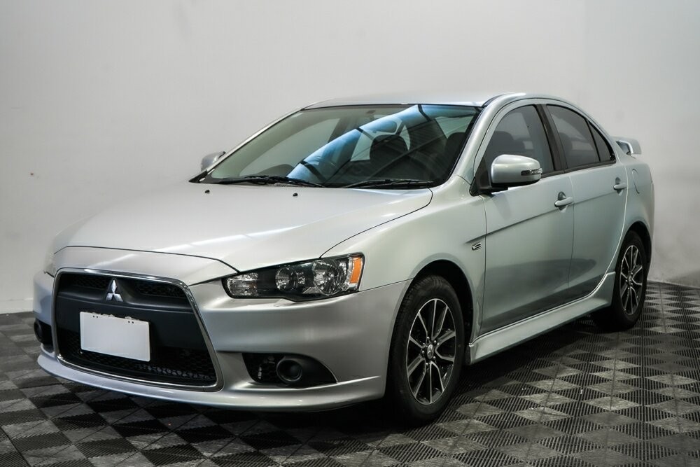 Mitsubishi Lancer image 4