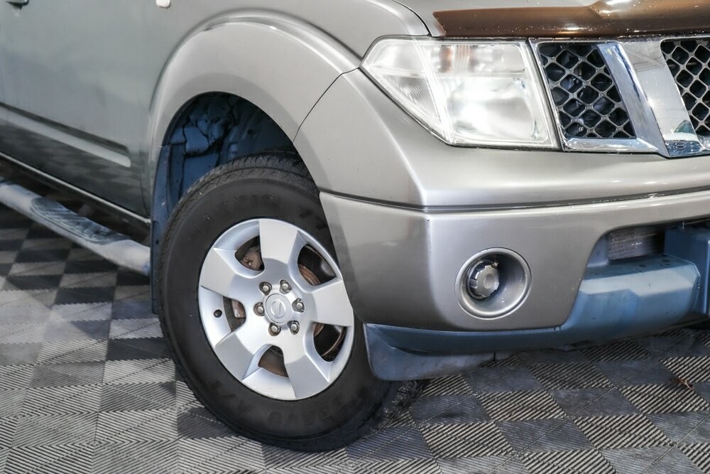 Nissan Navara image 2