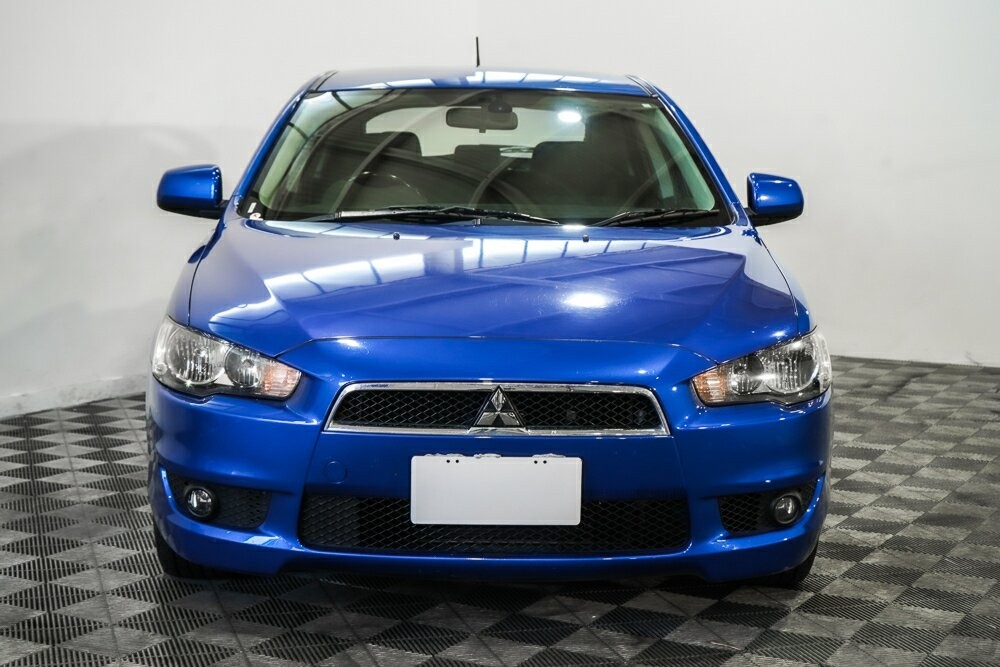 Mitsubishi Lancer image 3