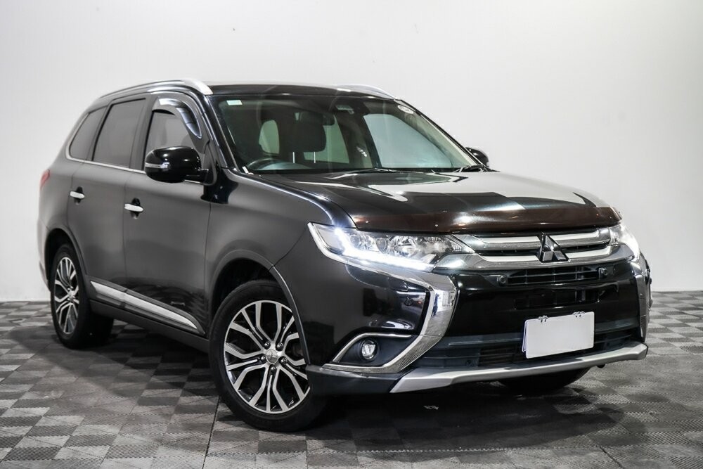 Mitsubishi Outlander image 1