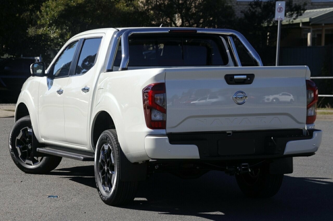 Nissan Navara image 3