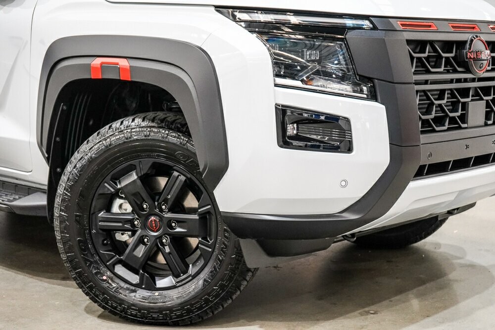 Nissan Navara image 2