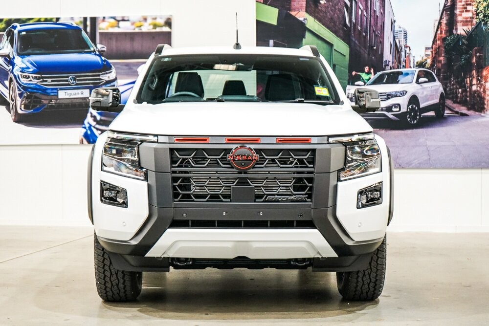 Nissan Navara image 4