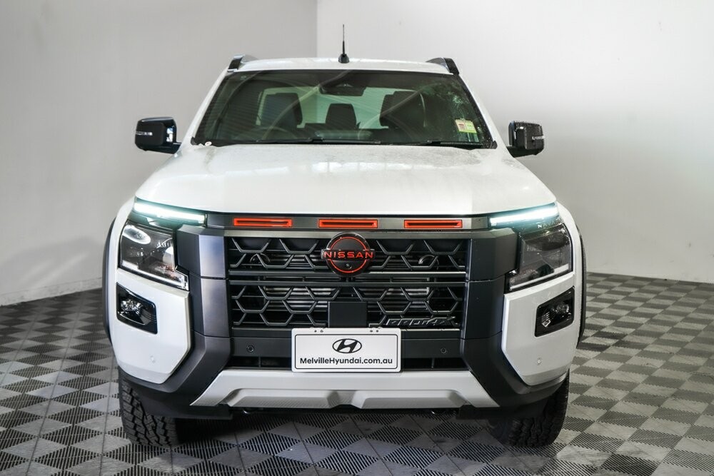 Nissan Navara image 3
