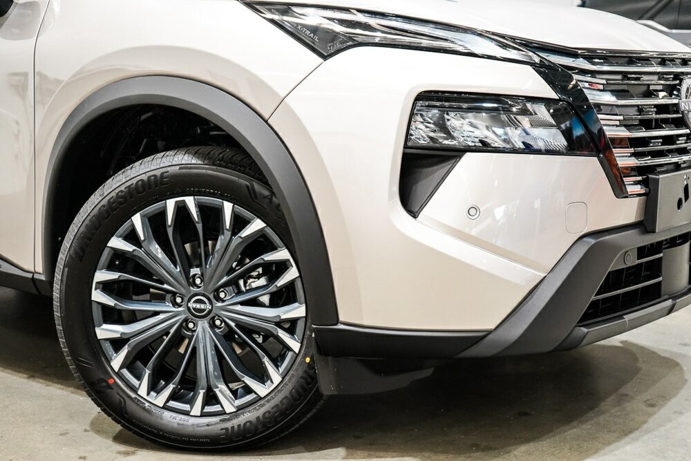 Nissan X-trail image 2