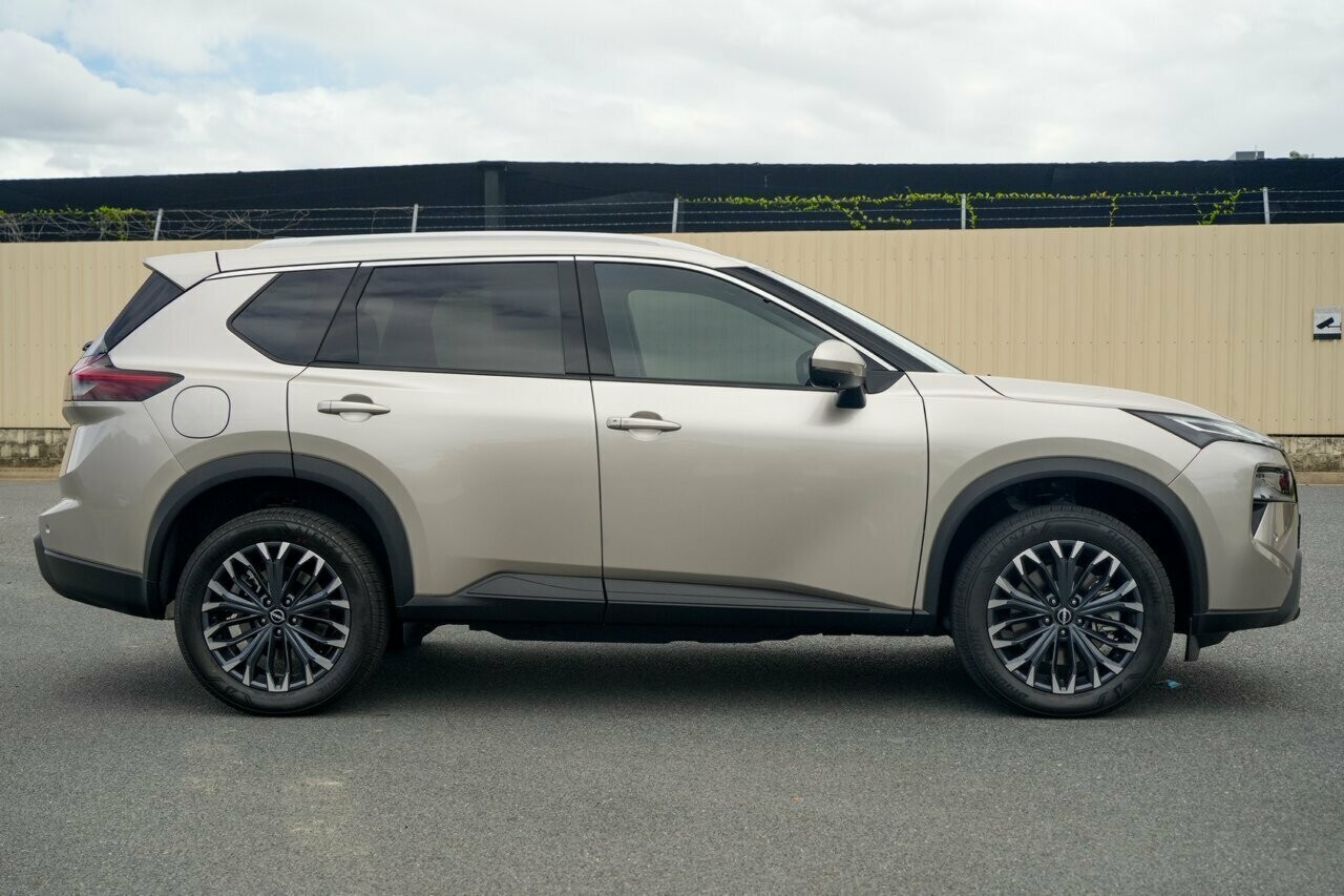Nissan X-trail image 2