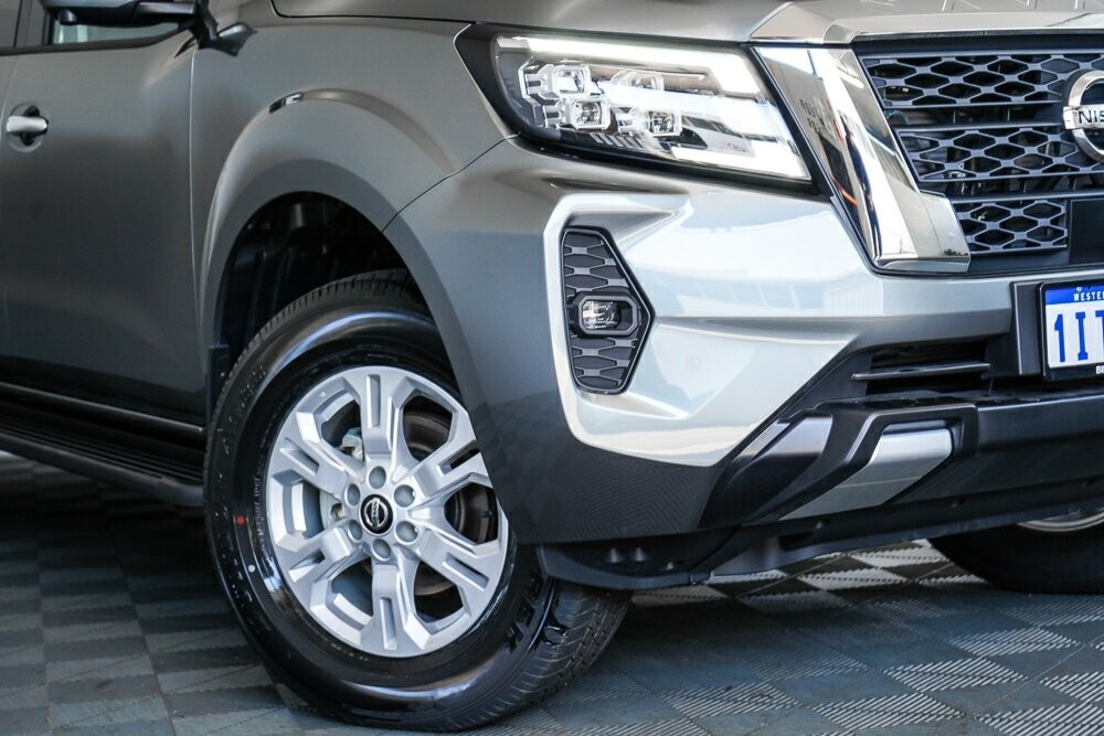 Nissan Navara image 2