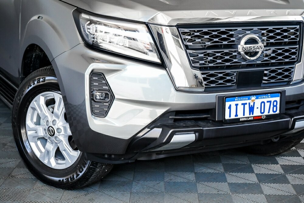 Nissan Navara image 2