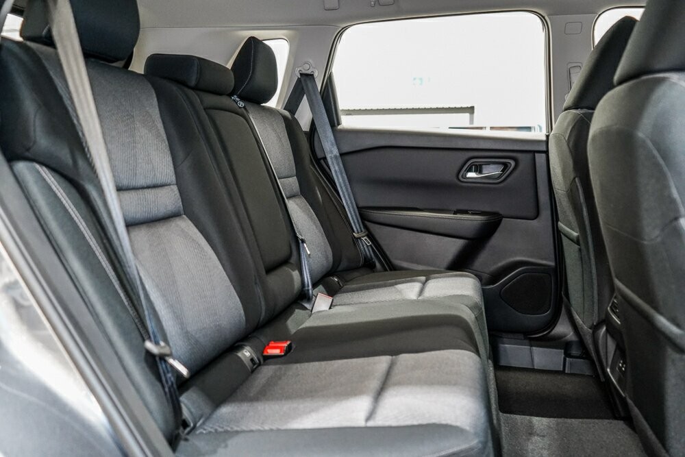 Nissan X-trail image 2