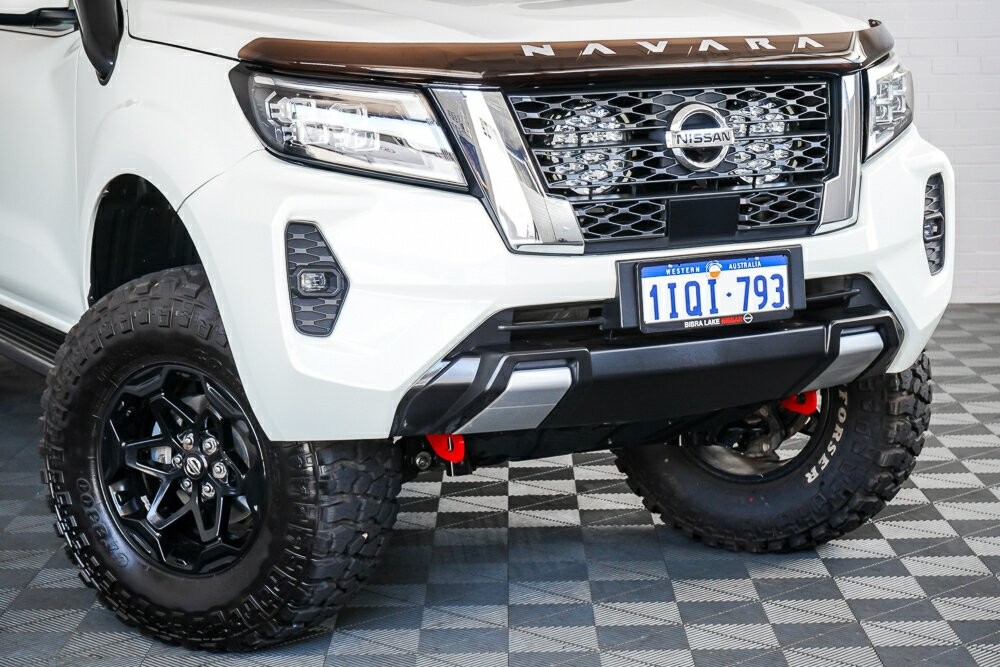 Nissan Navara image 2