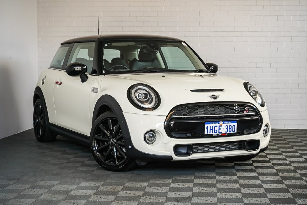 Mini Hatch image 1