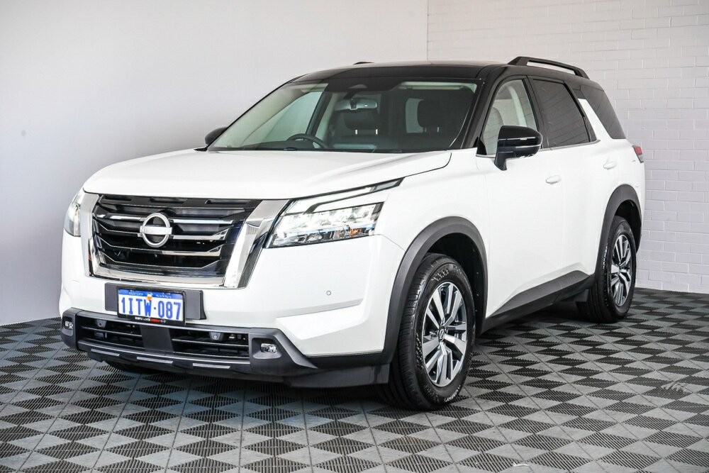 Nissan Pathfinder image 4