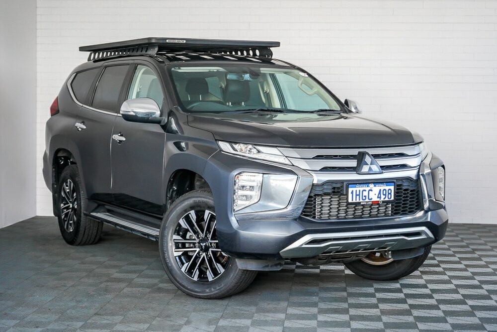 Mitsubishi Pajero Sport image 1