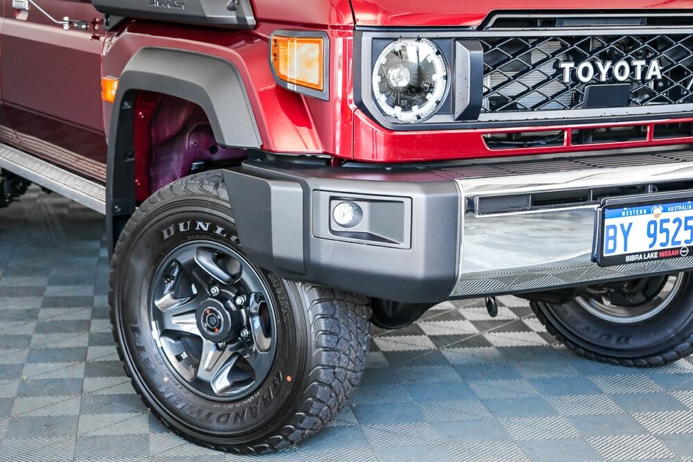 Toyota Landcruiser image 2