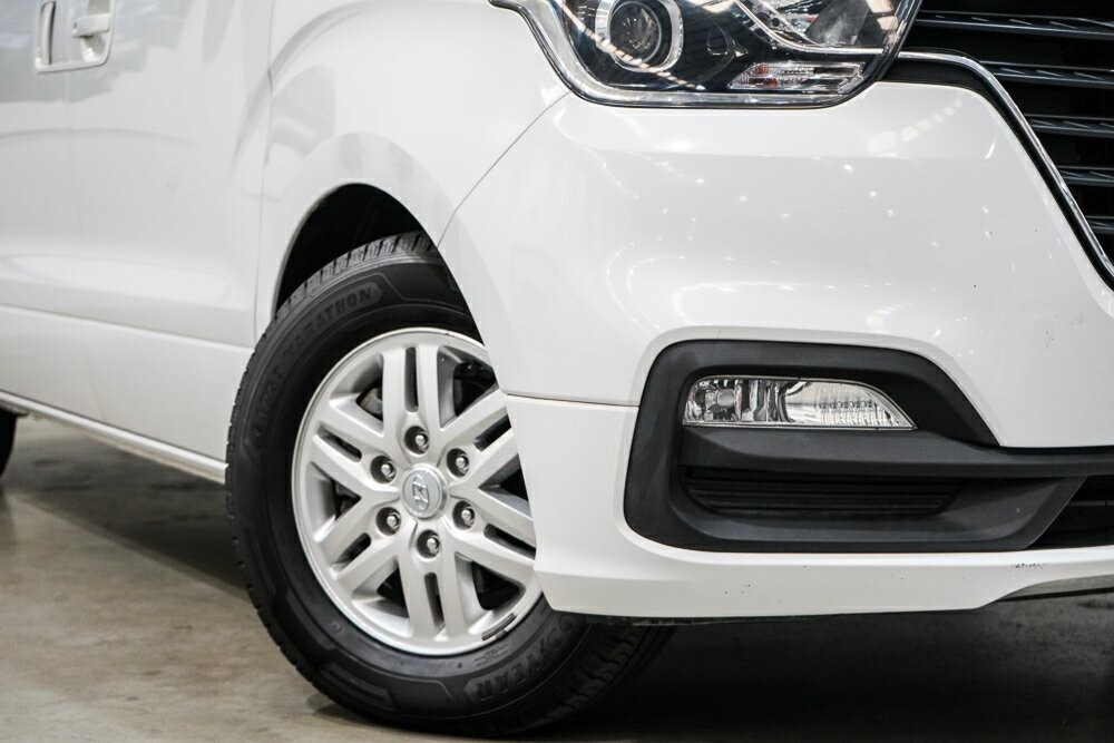 Hyundai Imax image 2