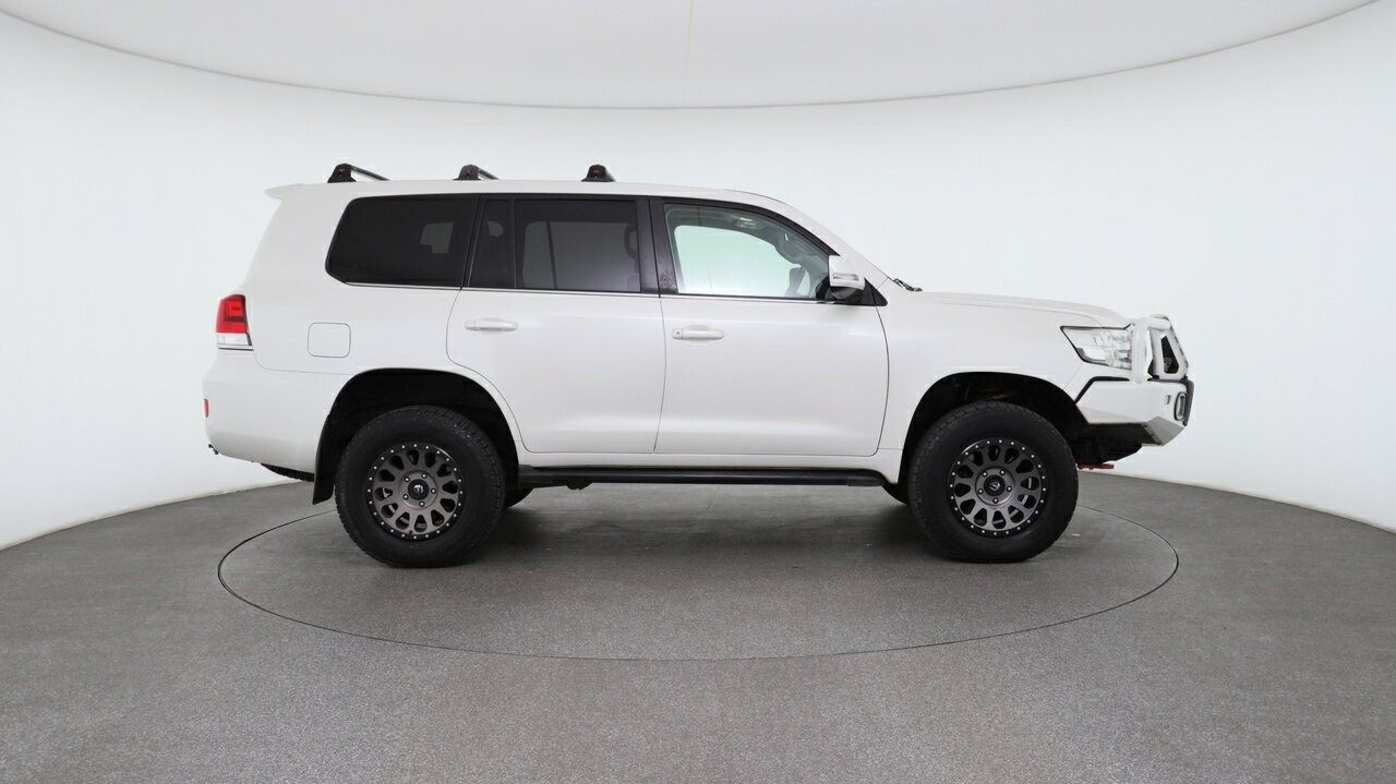 Toyota Landcruiser image 4