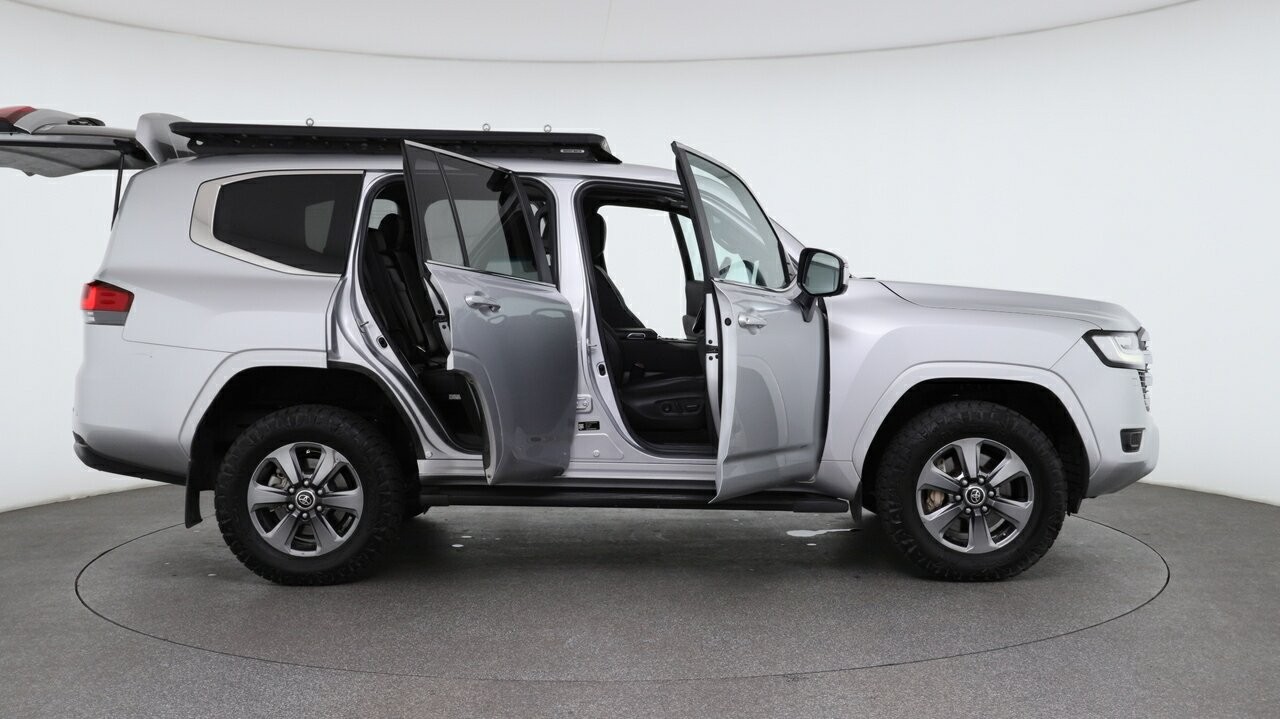 Toyota Landcruiser image 4