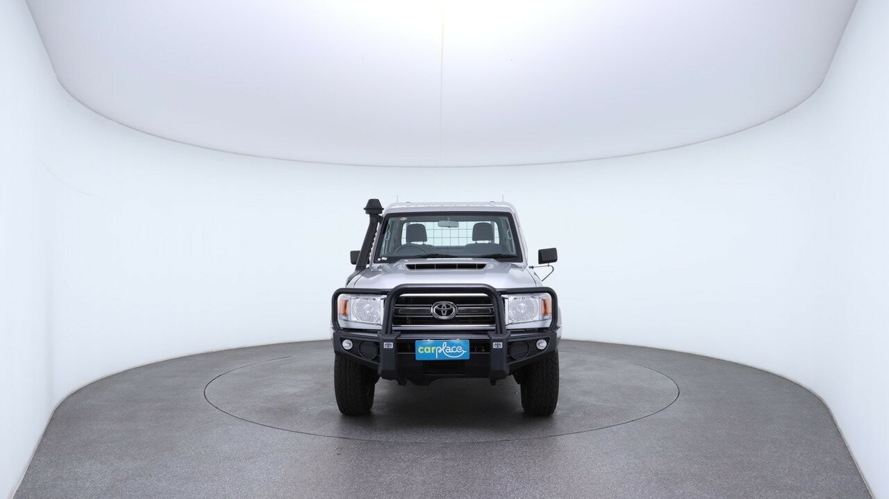 Toyota Landcruiser image 2
