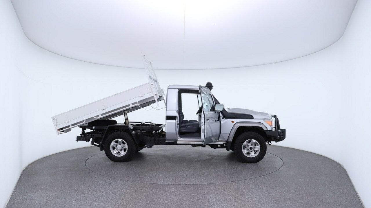 Toyota Landcruiser image 4