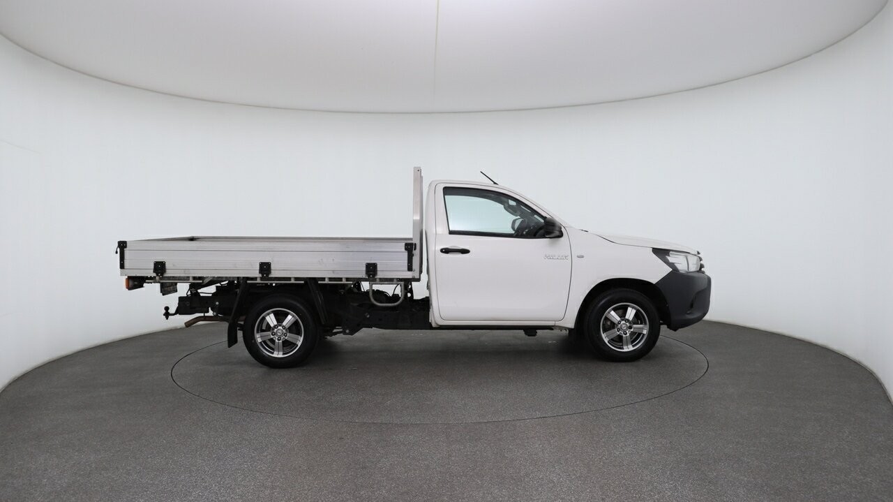 Toyota Hilux image 3