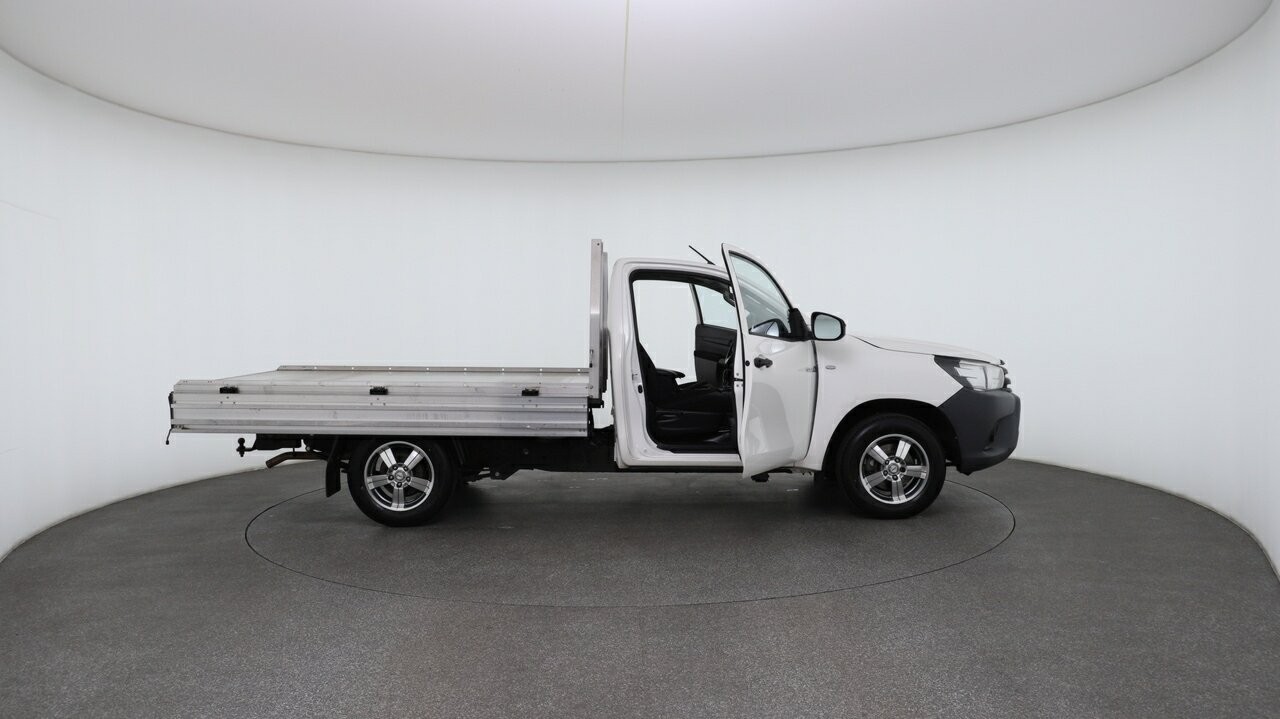 Toyota Hilux image 4