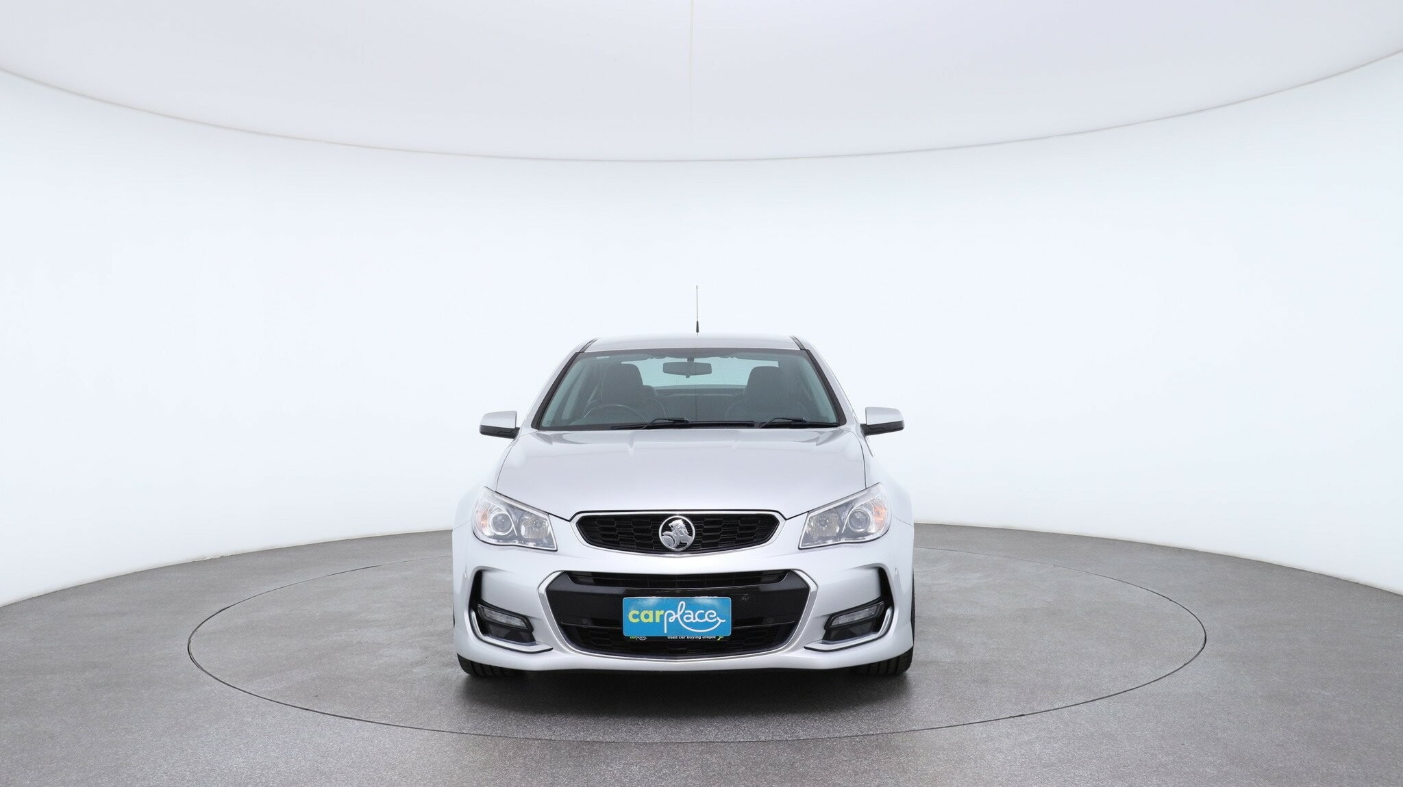 Holden Commodore image 2