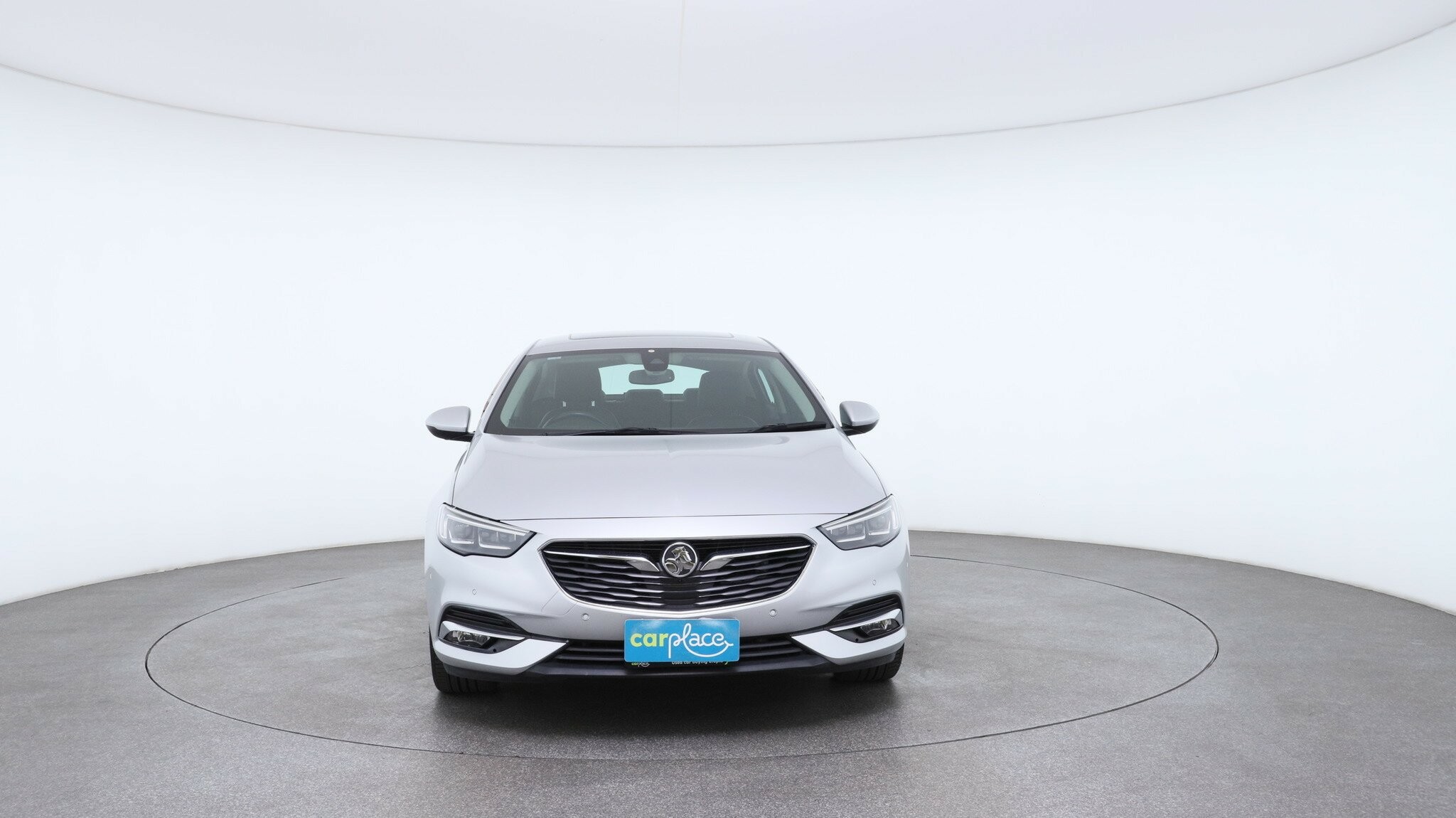 Holden Calais image 2