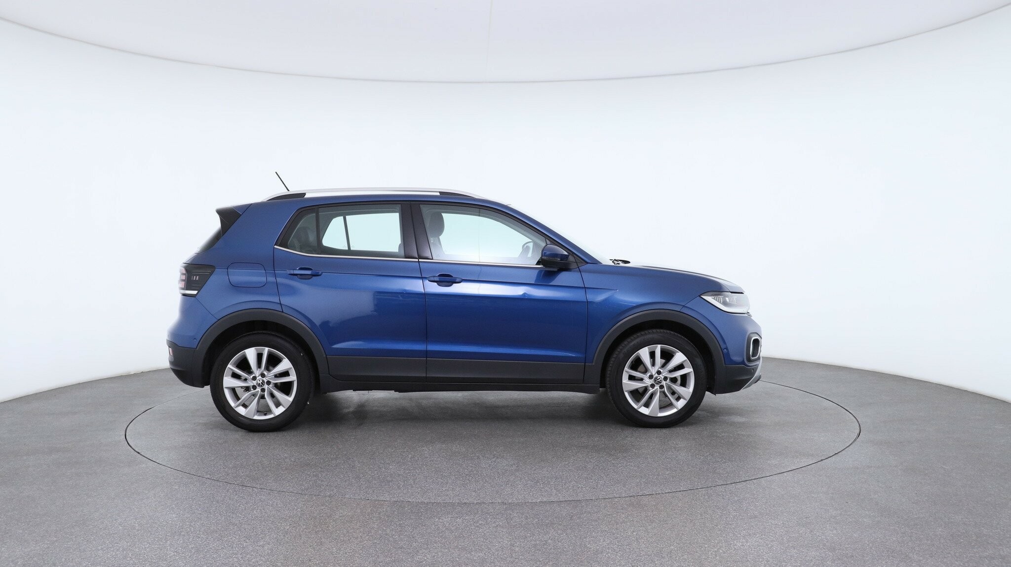 Volkswagen T-cross image 3