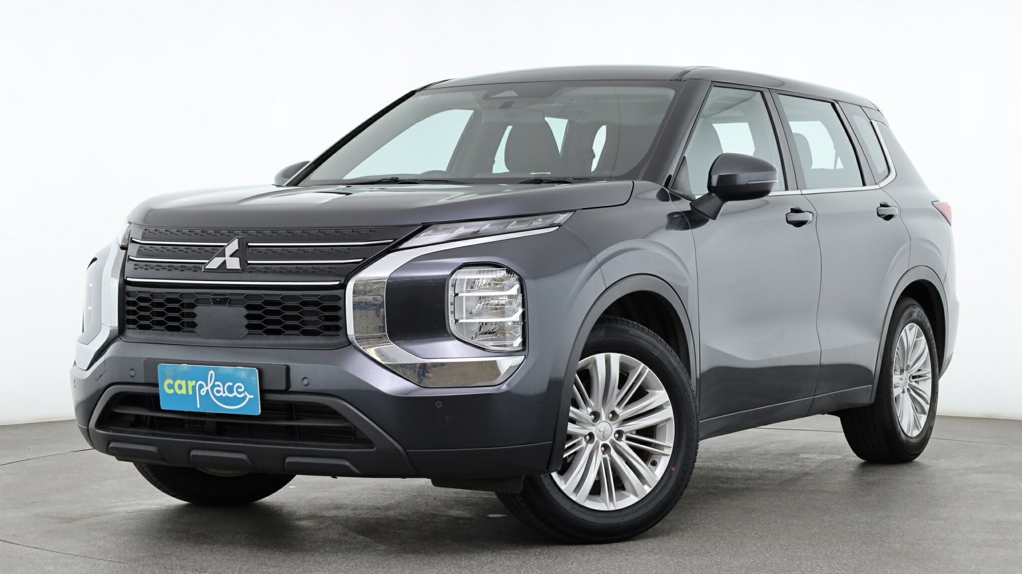 Mitsubishi Outlander image 1