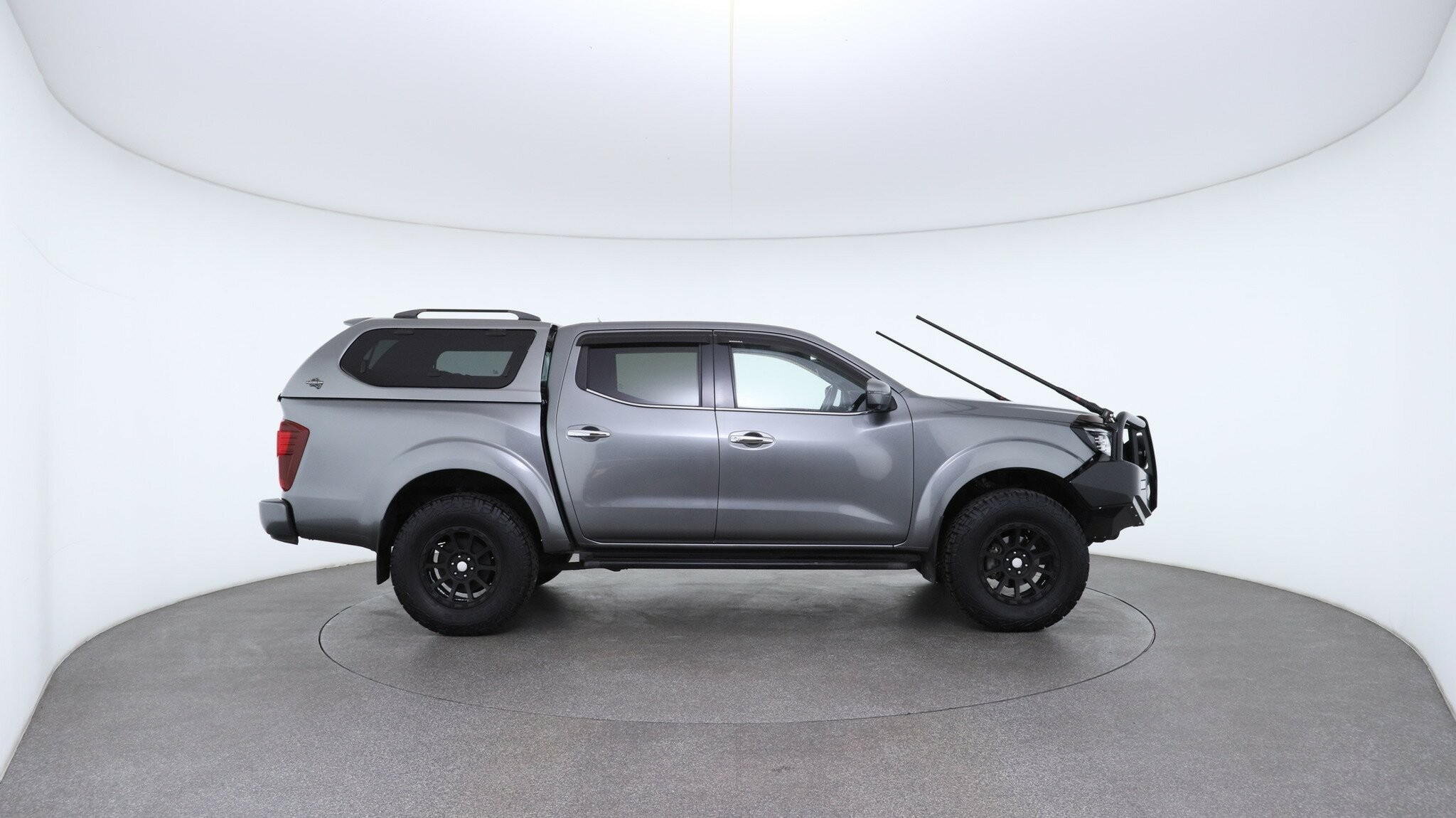 Nissan Navara image 4