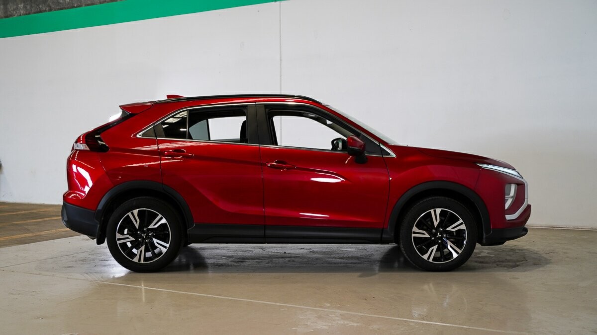 Mitsubishi Eclipse Cross image 3