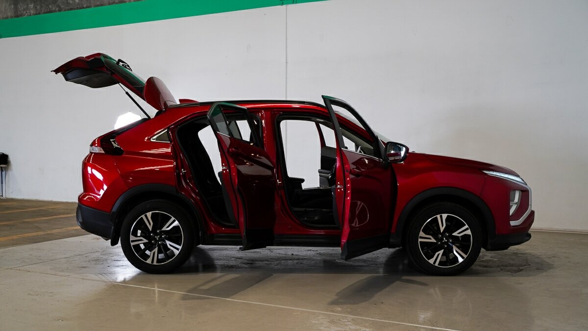 Mitsubishi Eclipse Cross image 4