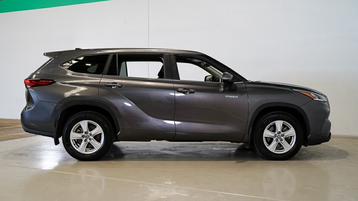 Toyota Kluger image 3